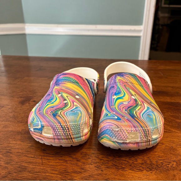 Crocs tie dye multicolor pink blue purple yellow clog sandal shoe size J2 - Picture 5 of 10